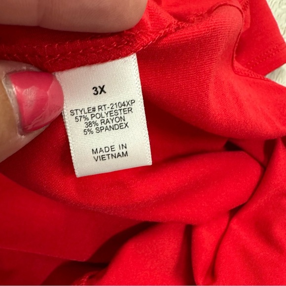 NWT zenana outfitters Boutique Loose fitting vneck top ruby red layering - Picture 6 of 15